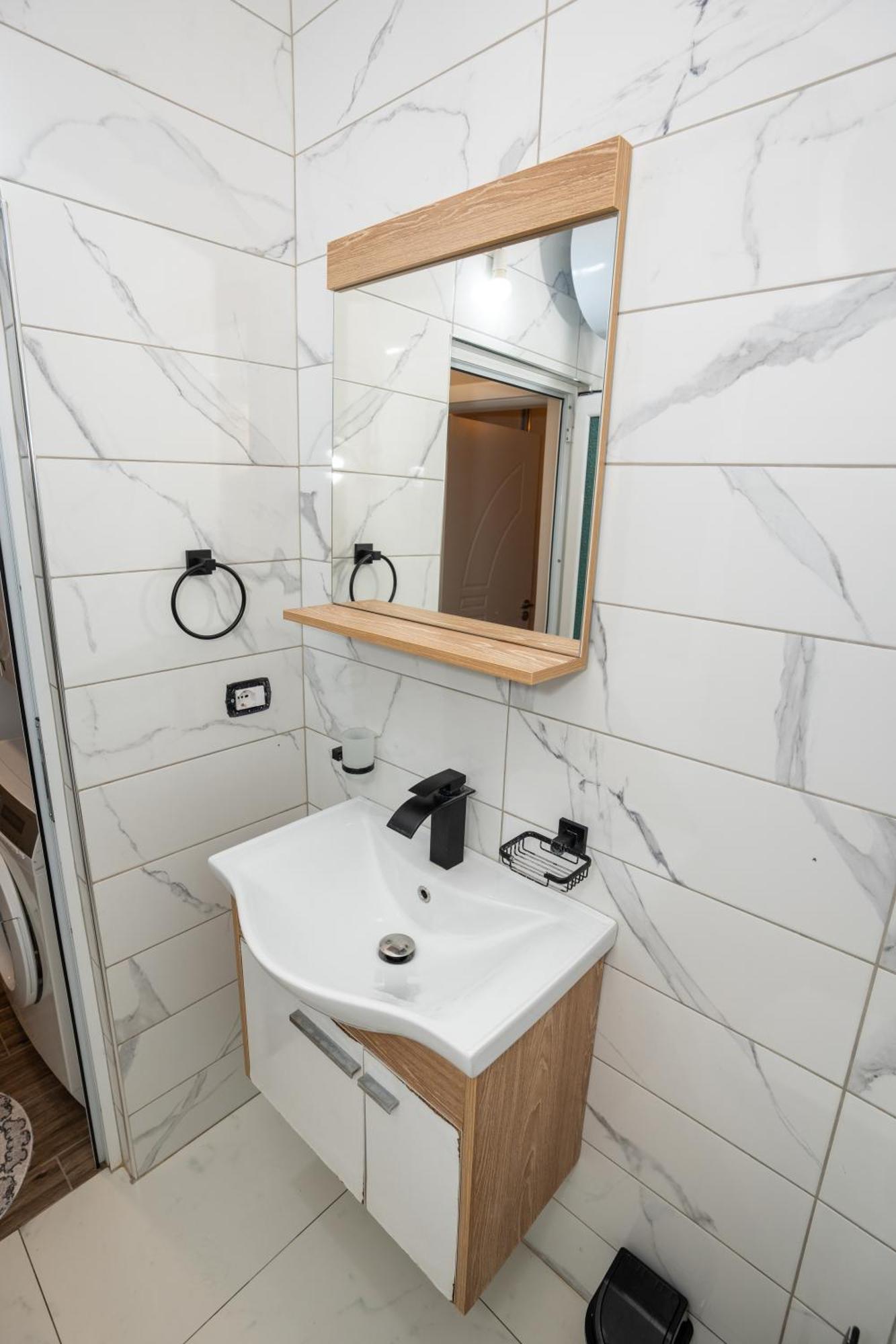 Sunnydream Apartaments Saranda Luaran gambar